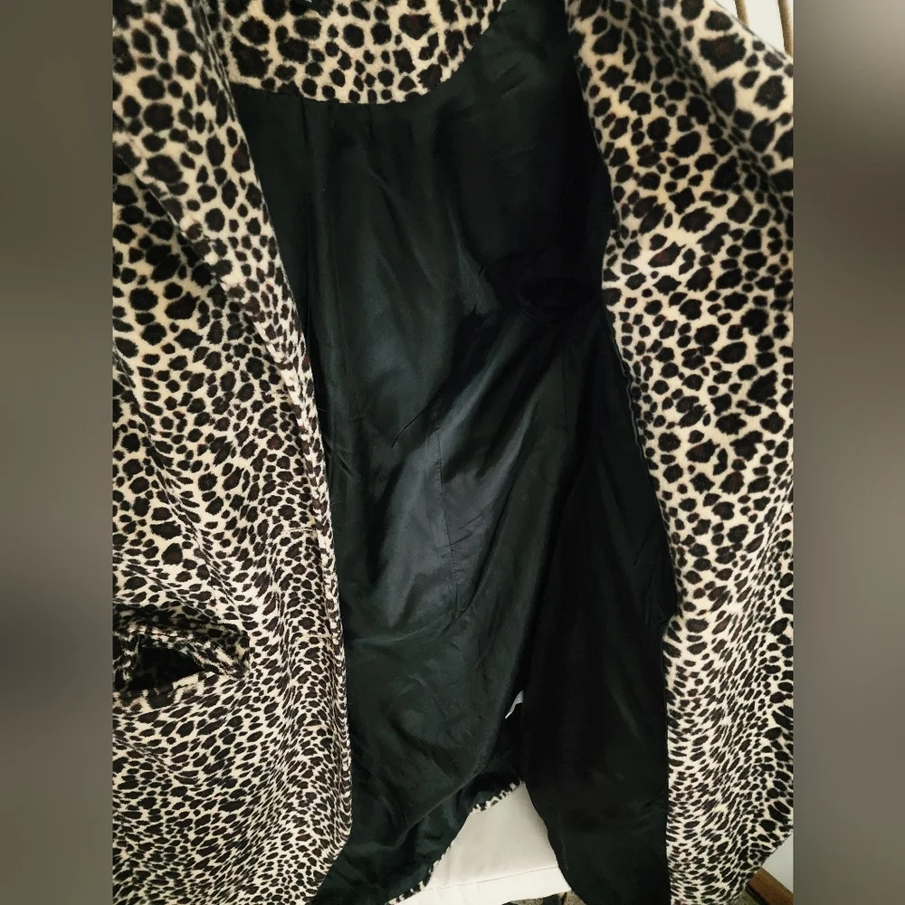 Relativity Women's Leopard Print Coat Button Close Lined Shoulder Pads Sz 12